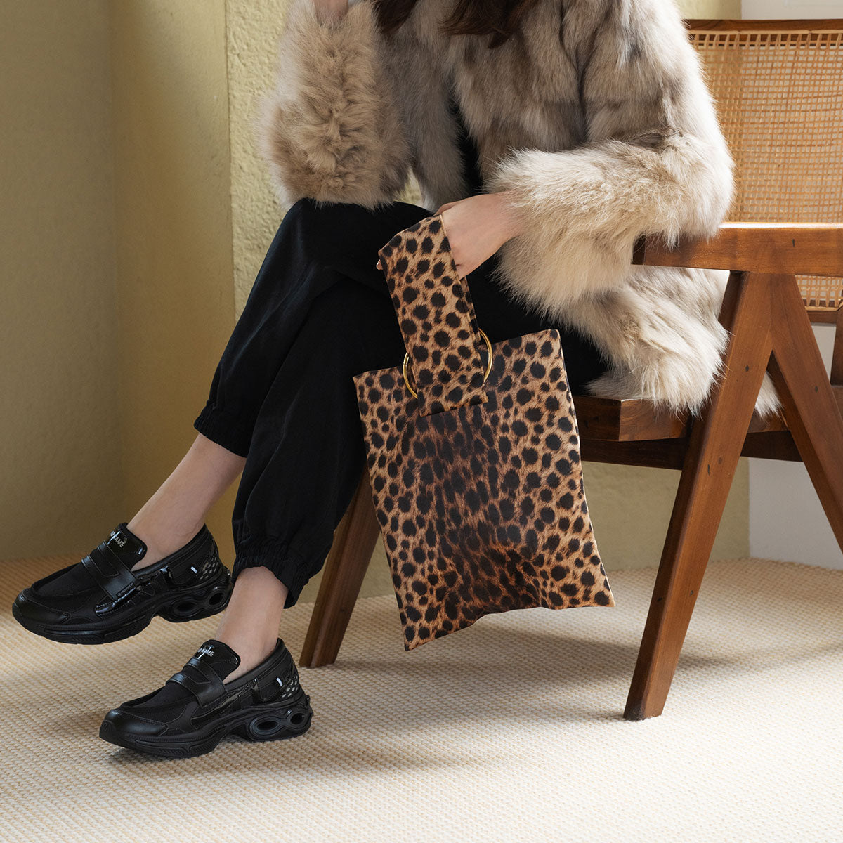 WILLO-52228W-BLACK