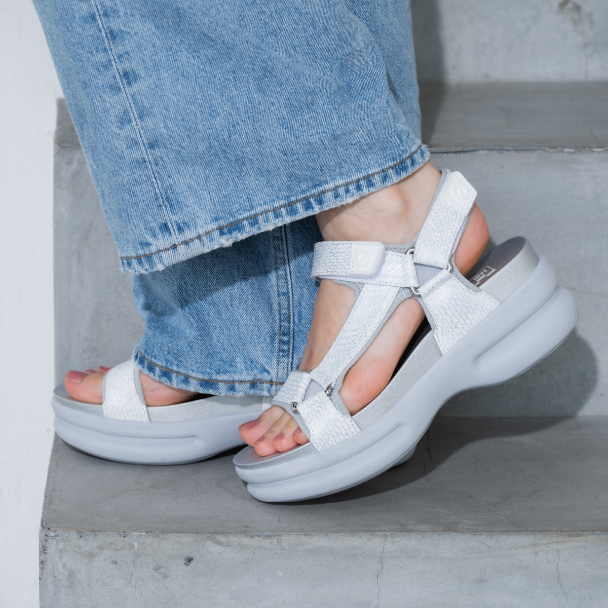 CONCRETE-61233-SILVER