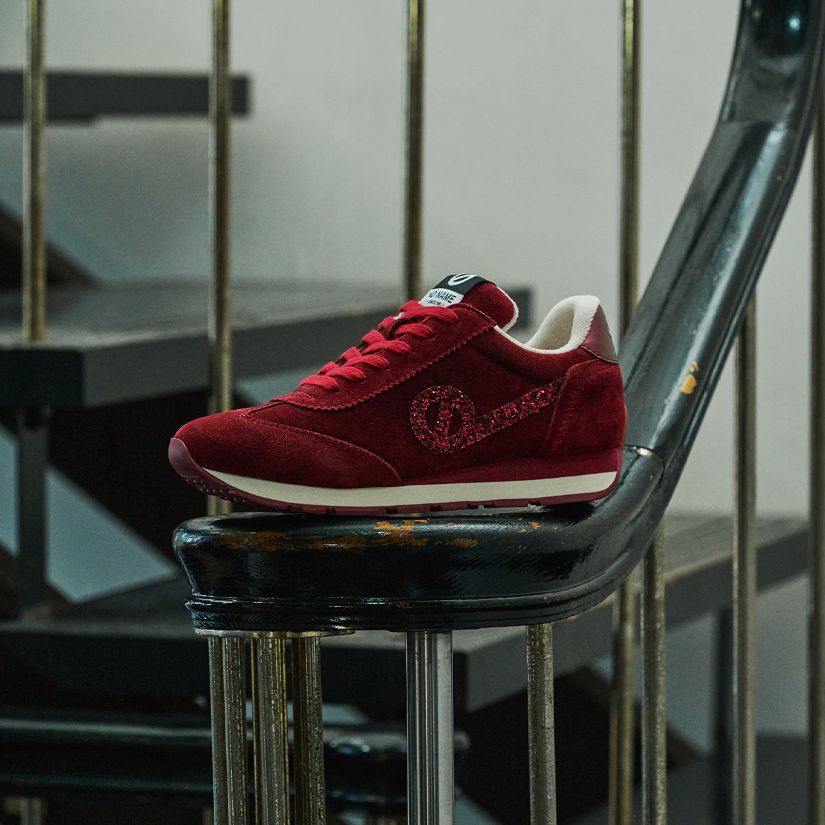 CITY RUN-62161W-D.CHERRY