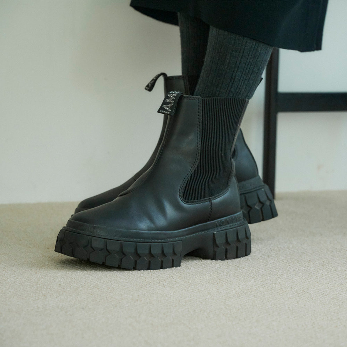 GRAVITEE-62950-BLACK