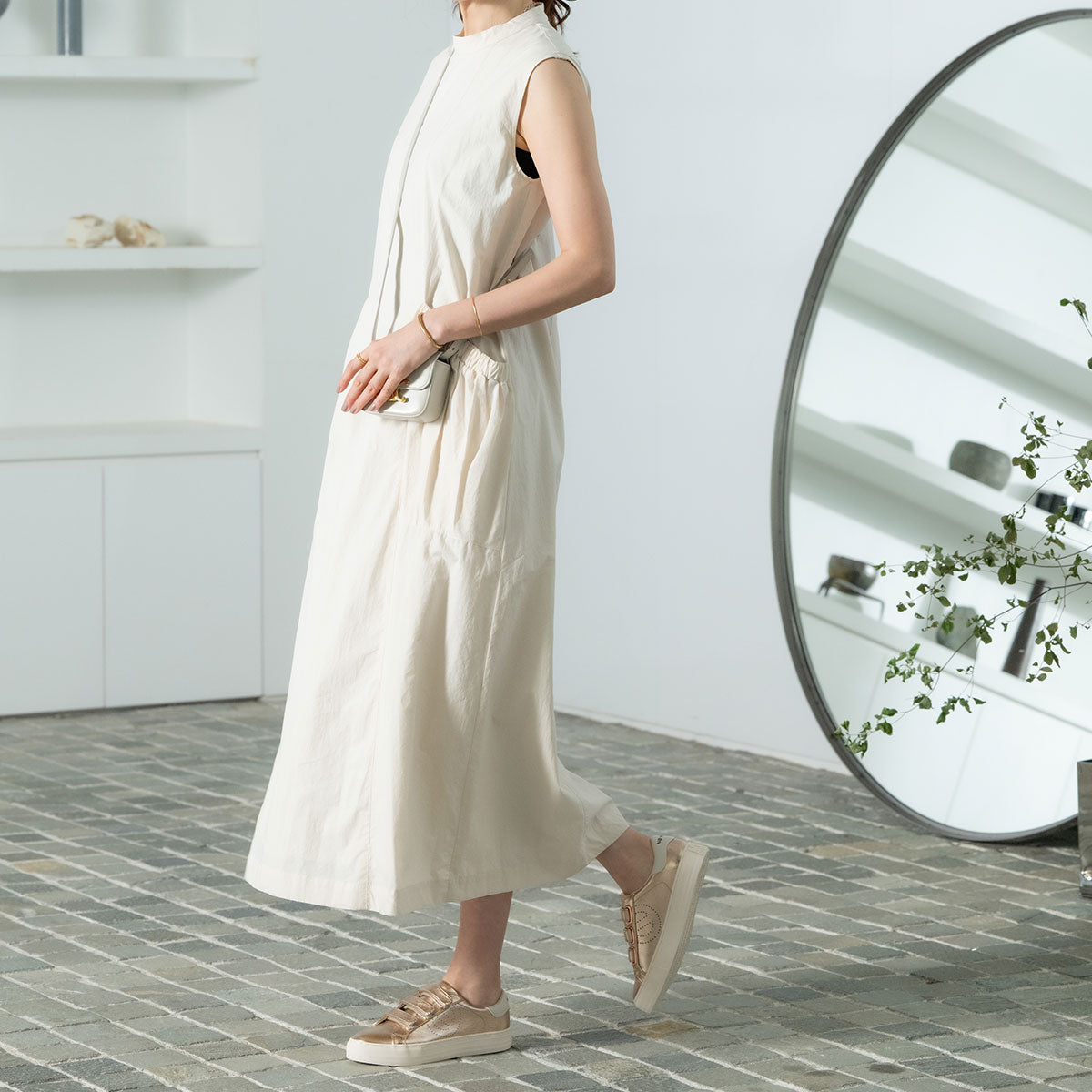 ARCADE-32718-MERCURE – NO NAME