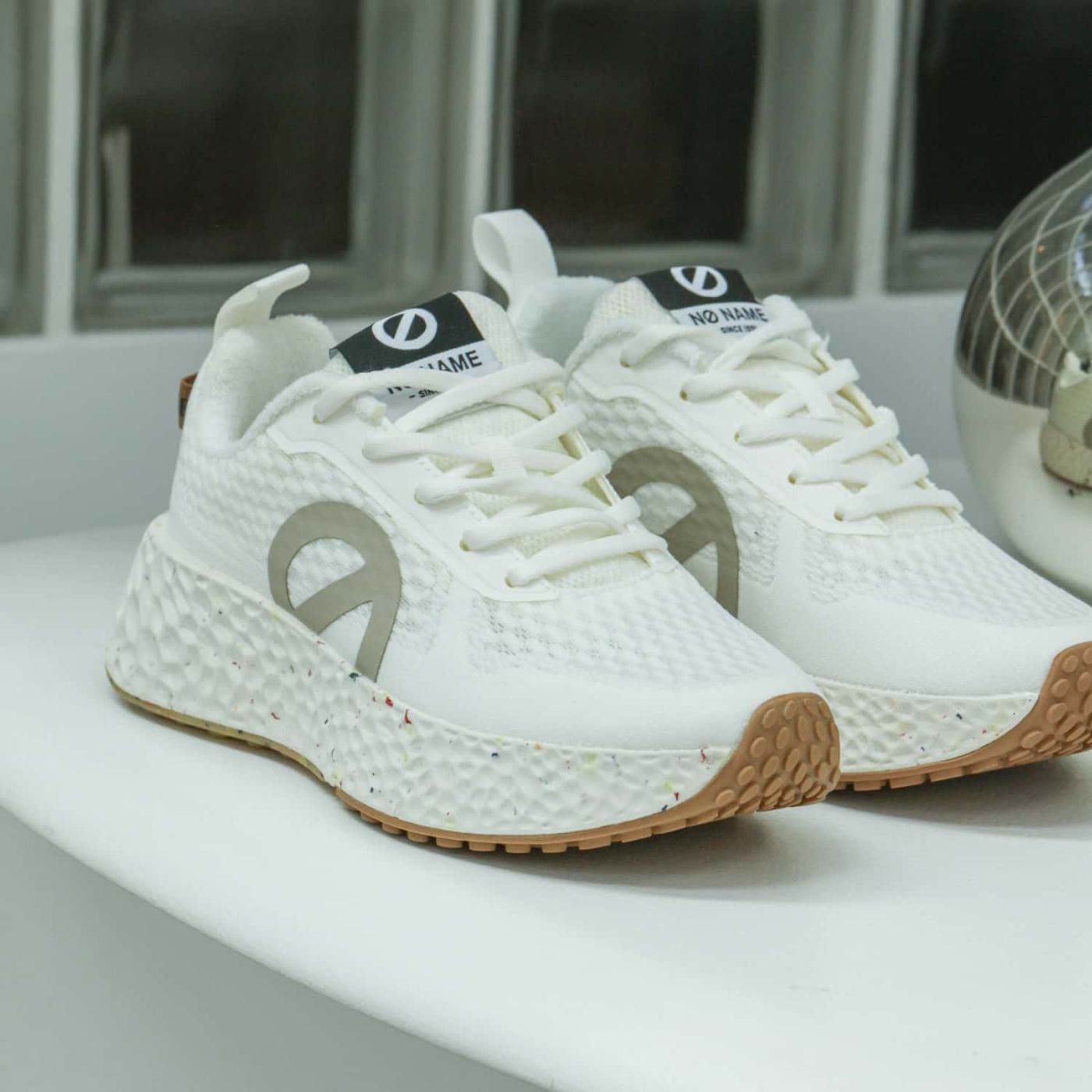 CARTER-00524-WHITE